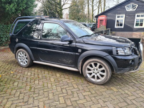 freelander 1 L314 2.5 V6 automaat hardtop uit 2004 kleur Java zwart ( 697 ) bekleding zwart leer / alcantara