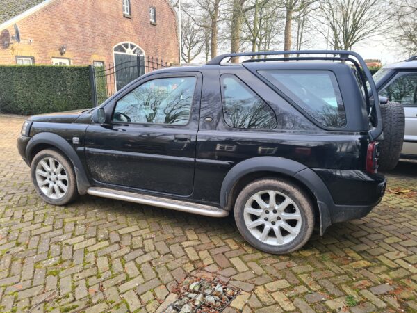 freelander 1 L314 2.5 V6 automaat hardtop uit 2004 kleur Java zwart ( 697 ) bekleding zwart leer / alcantara