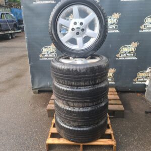 freelander 1 L314 lm velg 17" TREK set 5 stuks 225x55x17" , reserve wiel is ander merkband