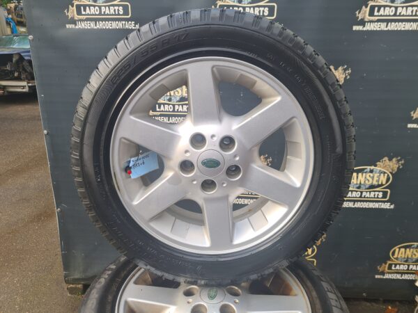 freelander 1 L314 lm velg 17" TREK set 5 stuks 225x55x17" , reserve wiel is ander merkband