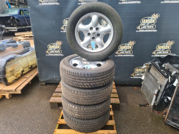 freelander 1 L314 lm velg 17" TREK set 5 stuks 225x55x17" , reserve wiel is ander merkband