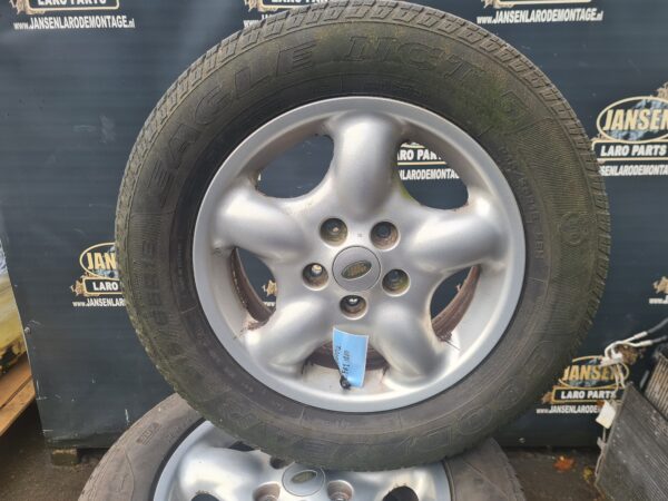 freelander 1 L314 lm velg 17" TREK set 5 stuks 225x55x17" , reserve wiel is ander merkband