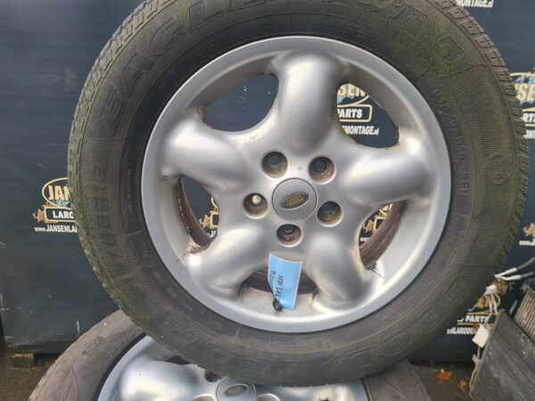 freelander 1 L314 lm velg 17" TREK set 5 stuks 225x55x17" , reserve wiel is ander merkband