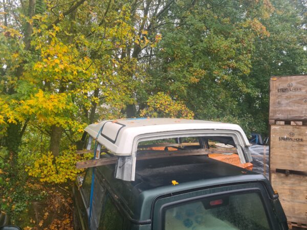 discovery 1 300 Tdi dak zonder zonnedaken en roofbars kleur wit geen roest