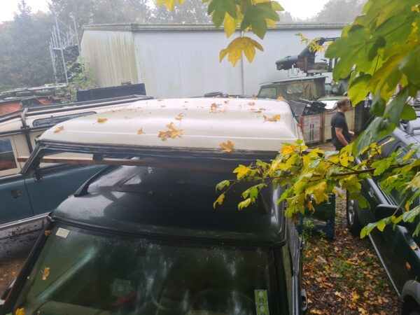 discovery 1 300 Tdi dak zonder zonnedaken en roofbars kleur wit geen roest