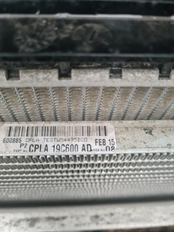range rover L405 / range rover sport L494 / discovery 5 L462 radiateur pack 3.0 TDV6 met koelfanhuis met 2x fan , hoofd radiateur, condensator en brandstof koeler en automaatbak koeler en extra waterpomp electrisch.