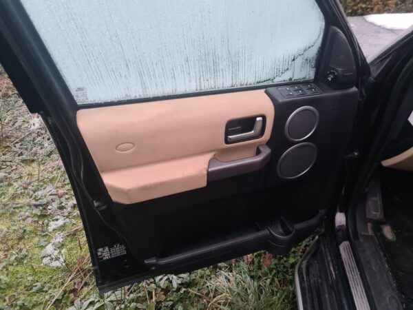 Discovery 3 L319 2.7 TDV6 Automaat zwart bouwjaar 2007 geel kenteken met beige leer 7 persoons