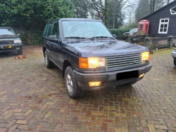 range rover P38 4.0 V8 automaat HSE bouwjaar 1999 kleur blauw met electrische stoelen beige leer