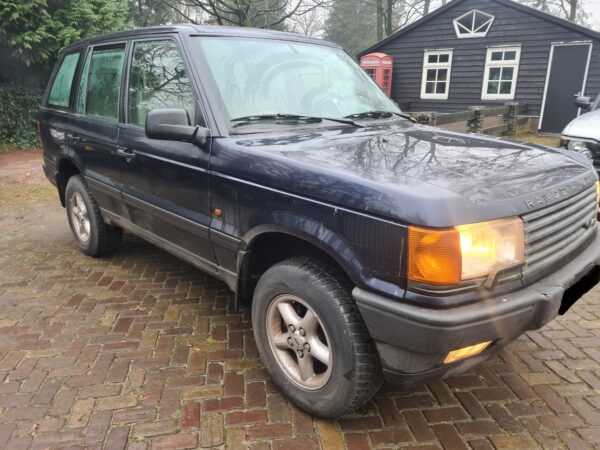 range rover P38 4.0 V8 automaat HSE bouwjaar 1999 kleur blauw met electrische stoelen beige leer