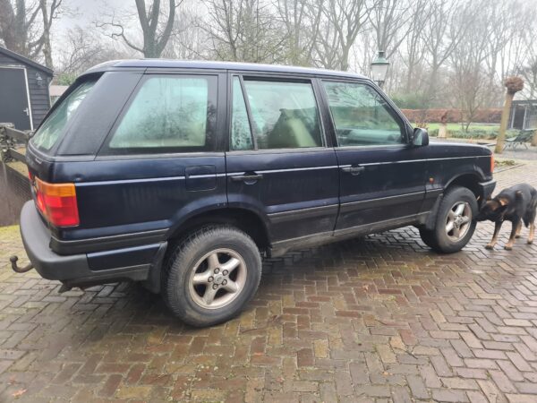 range rover P38 4.0 V8 automaat HSE bouwjaar 1999 kleur blauw met electrische stoelen beige leer