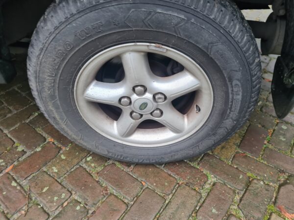 range rover P38 4.0 V8 automaat HSE bouwjaar 1999 kleur blauw met electrische stoelen beige leer