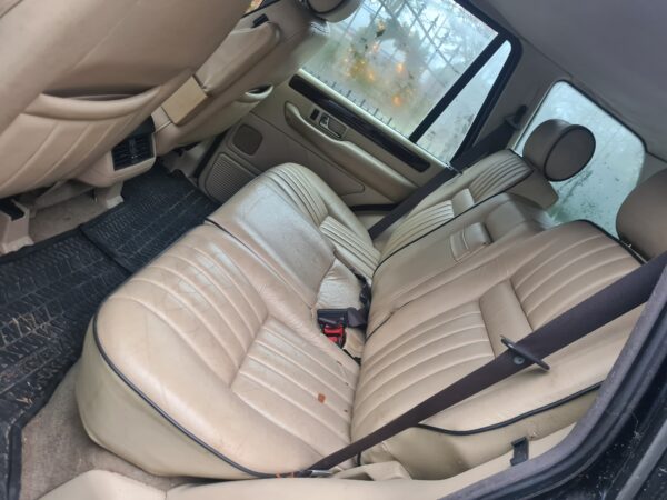 range rover P38 4.0 V8 automaat HSE bouwjaar 1999 kleur blauw met electrische stoelen beige leer