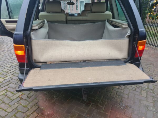range rover P38 4.0 V8 automaat HSE bouwjaar 1999 kleur blauw met electrische stoelen beige leer