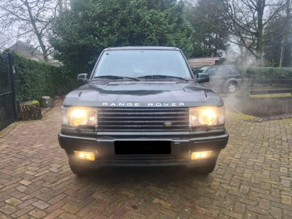 range rover P38 4.0 V8 automaat HSE bouwjaar 1999 kleur groen met electrische stoelen moka beige leer en terreinbanden