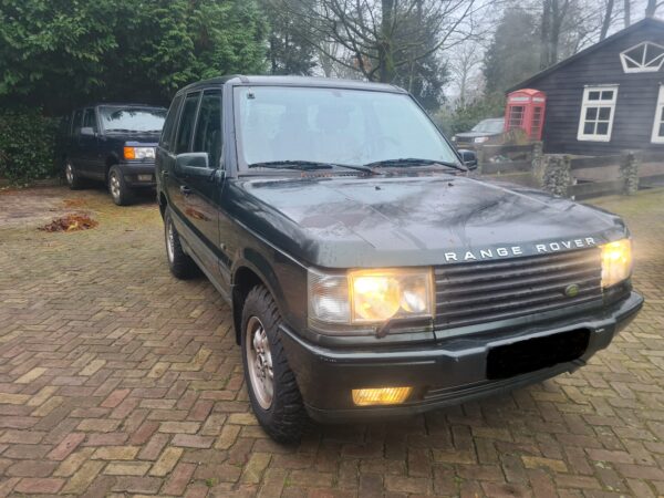 range rover P38 4.0 V8 automaat HSE bouwjaar 1999 kleur groen met electrische stoelen moka beige leer en terreinbanden