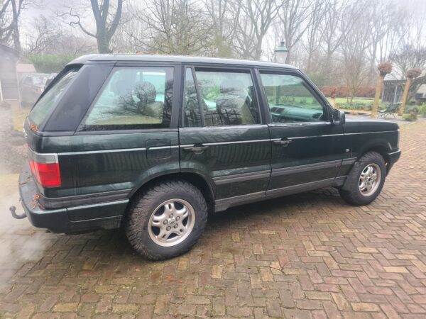 range rover P38 4.0 V8 automaat HSE bouwjaar 1999 kleur groen met electrische stoelen moka beige leer en terreinbanden