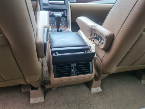 range rover P38 4.0 V8 automaat HSE bouwjaar 1999 kleur groen met electrische stoelen moka beige leer en terreinbanden