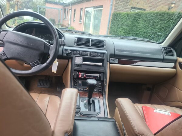 range rover P38 4.0 V8 automaat HSE bouwjaar 1999 kleur groen met electrische stoelen moka beige leer en terreinbanden