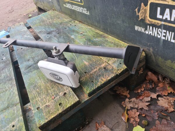 Defender L316 light bar met 2x lamp hella