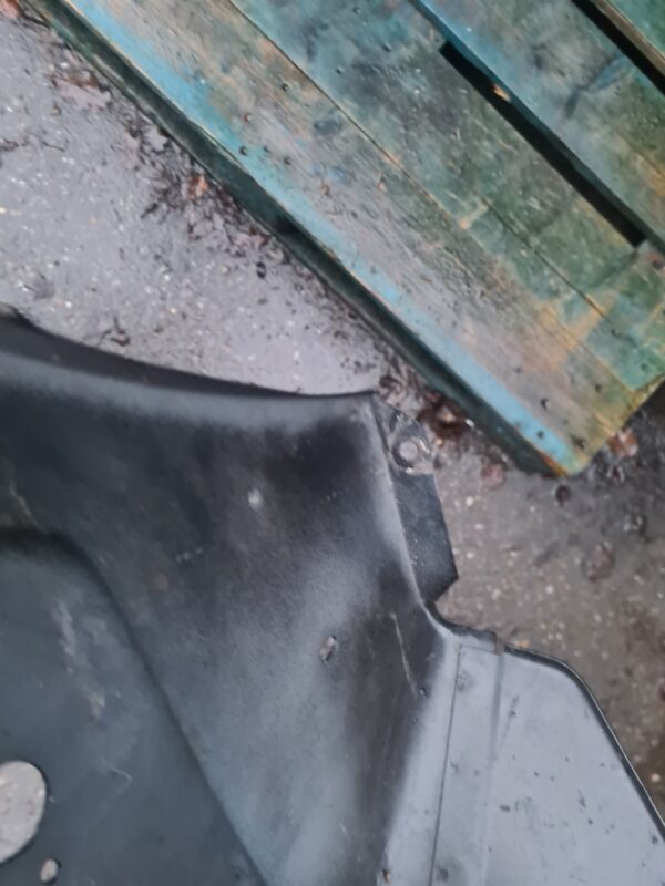 range rover classic achterscherm hoek rechts kleur zwart