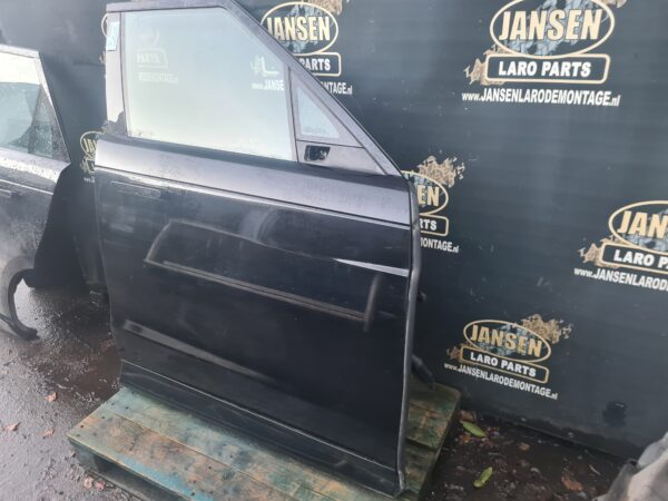 range rover sport L461 modeljaar 2023 linker voorportier kaal kleur zwart