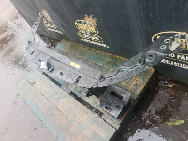 Range Rover Evoque L538 front slot bumper kaal kleur zwart