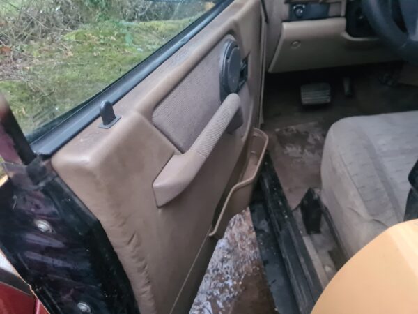 Discovery 1 300 Tdi automaat 4 deurs bouwjaar 1997 beige stoffen bekleding 7 persoons