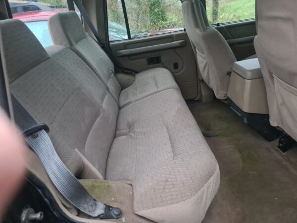 Discovery 1 300 Tdi automaat 4 deurs bouwjaar 1997 beige stoffen bekleding 7 persoons