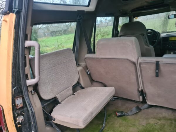 Discovery 1 300 Tdi automaat 4 deurs bouwjaar 1997 beige stoffen bekleding 7 persoons