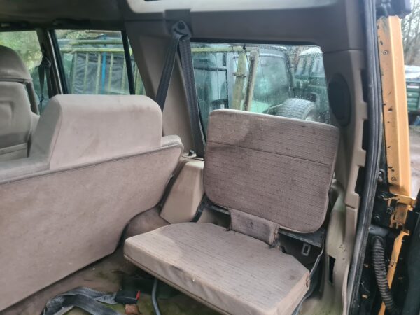 Discovery 1 300 Tdi automaat 4 deurs bouwjaar 1997 beige stoffen bekleding 7 persoons
