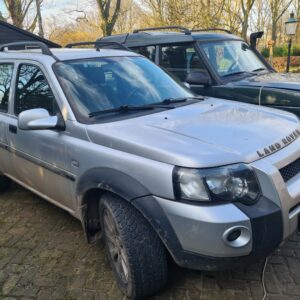 freelander 1 L314 2.5 V6 benzine automaat station wagon uit 2004 met zwart leer kleur zilver/grijs