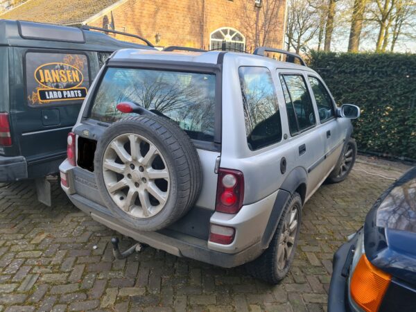 freelander 1 L314 2.5 V6 benzine automaat station wagon uit 2004 met zwart leer kleur zilver/grijs