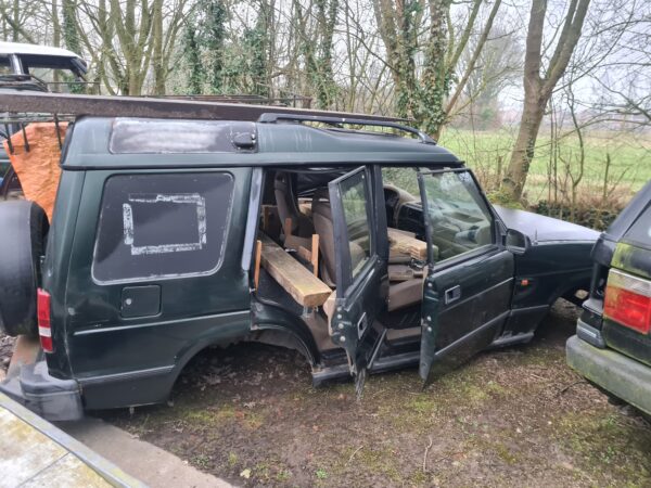 discovery 1 300 Tdi bouwjaar 1995 handbak 5 deurs groenmetalic grijskenteken Body