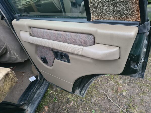 discovery 1 300 Tdi bouwjaar 1995 handbak 5 deurs groenmetalic grijskenteken Body