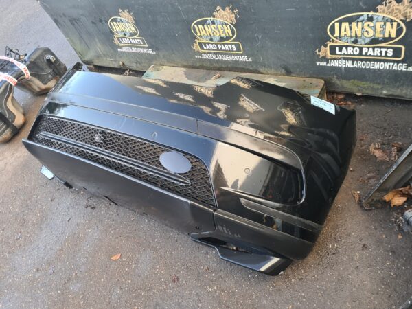 range rover Velar L560 voorbumper kaal kleur zwart santorini Black met 6x pdc, koplampsproeiers, camera , sleepoog cover en kabelboom , geen mistlamp voorbereiding model 2021