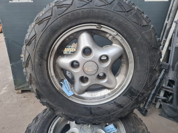 Banden set met velgen voor Range Rover Classic / Discovery 1 / defender L316 / TORNADO ( freestyle ) velgen 4x met Kumo Road Venture MT 225x75xR16"