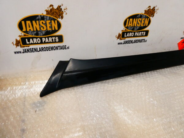 Range Rover P38 A style bekleding voorruit links voor buiten BTR7853 DCB101270