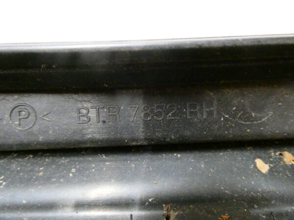 Range Rover P38 A style bekleding voorruit links voor buiten BTR7853 DCB101270
