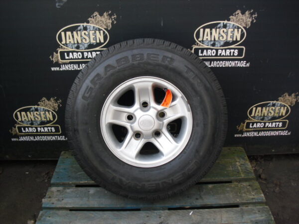 banden set met velg staal type zwaar uitgevoerd 16" x 7 J 7 stuks met General Grabber HTS 265x75xR16"
