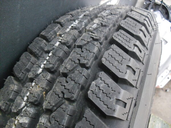 banden set met velg staal type zwaar uitgevoerd 16" x 7 J 7 stuks met General Grabber HTS 265x75xR16"