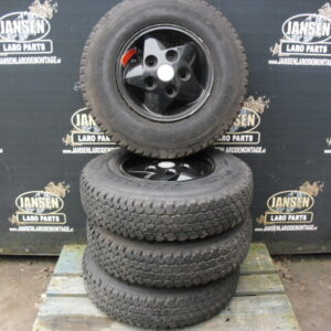 Banden set met velgen voor Range Rover Classic / Discovery 1 / defender L316 / series velg 7j x 16" LM 5 spaaks kleur zwart 4x met Goodyear Wrangler Radial 7.50 x 16"