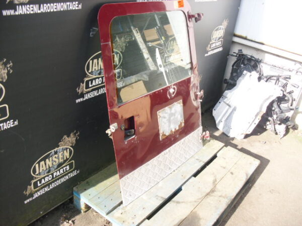 defender L316 achter deur compleet kleur rood met traanplaat