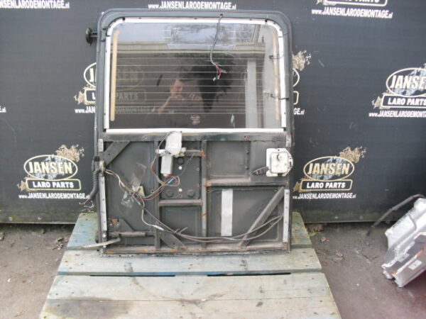 defender L316 achter deur compleet kleur wit met ophang punten gereedschap militair