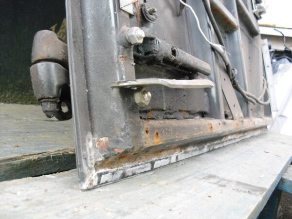 defender L316 achter deur compleet kleur wit met ophang punten gereedschap militair