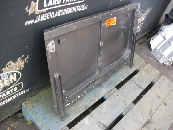 defender L316 achter deur compleet kleur wit met ophang punten gereedschap militair