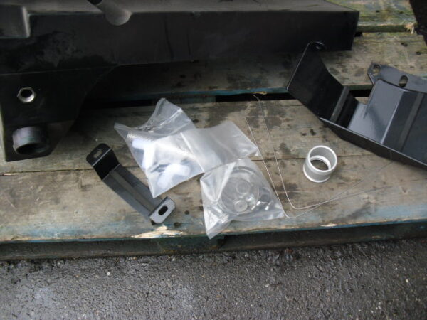 defender L316 V8 3.5 carb. 2.5 NA en 2.5 TD rechter voorscherm compleet kleur grijs