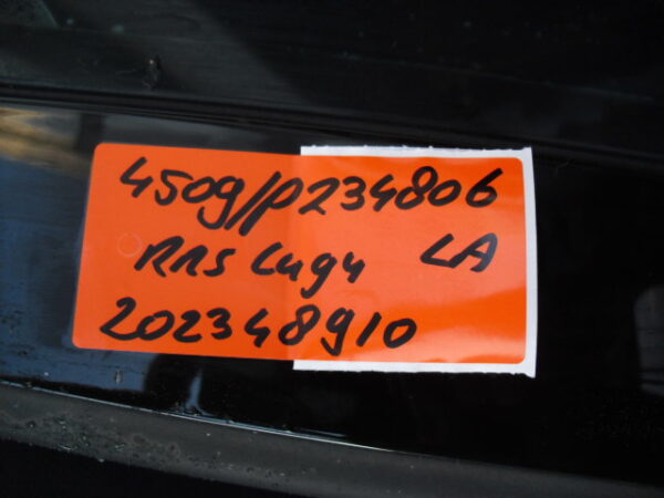 range rover L460 modeljaar 2022 linker voorscherm kaal kleur wit