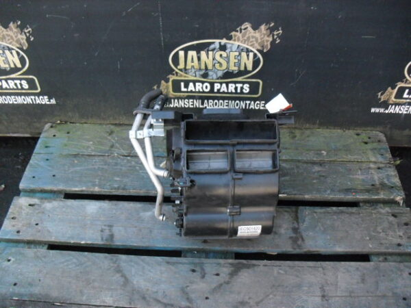 Defender L316 kachelmotor met behuizing en radiateur RHD.