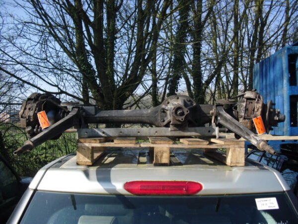 Defender L316 RHD vooras compleet 10 spline compleet met diff. beschermer en spoorstang en stuurstang beschermer tot 1994