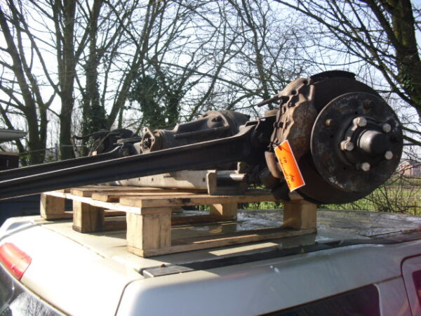 Defender L316 RHD vooras compleet 10 spline compleet met diff. beschermer en spoorstang en stuurstang beschermer tot 1994